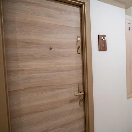 Barrique Coresi 1 Apartment *