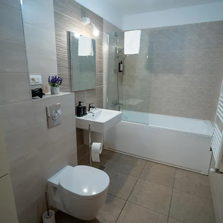 Barrique 19 - Breakfast Delivered & Minibar - Mall Area
