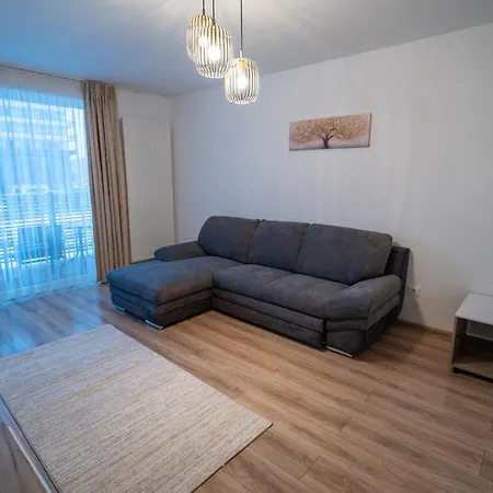 Апартаменты Barrique 19 - Breakfast Delivered & Minibar - Mall Area