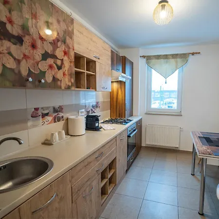 Barrique 19 - Breakfast Delivered & Minibar - Mall Area